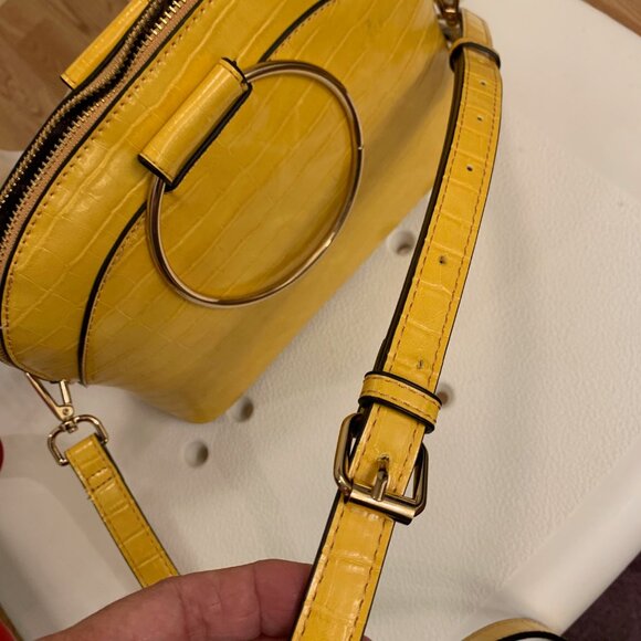 NWOT Ring-handled, Crossbody Small Dome Satchel - Picture 9 of 13